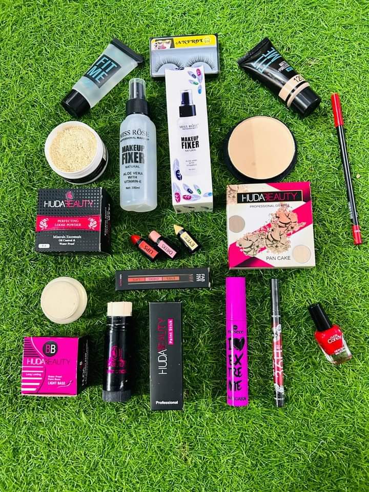 Makeup Deal Pack Of 13